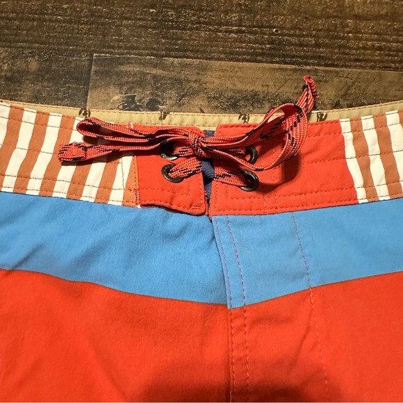 Patagonia Printed Wavefarer Board Shorts - 19" - Picture 4 of 6